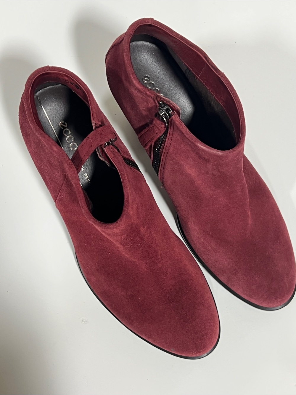 Ecco Women's Burgundy Suede Ankle Booties